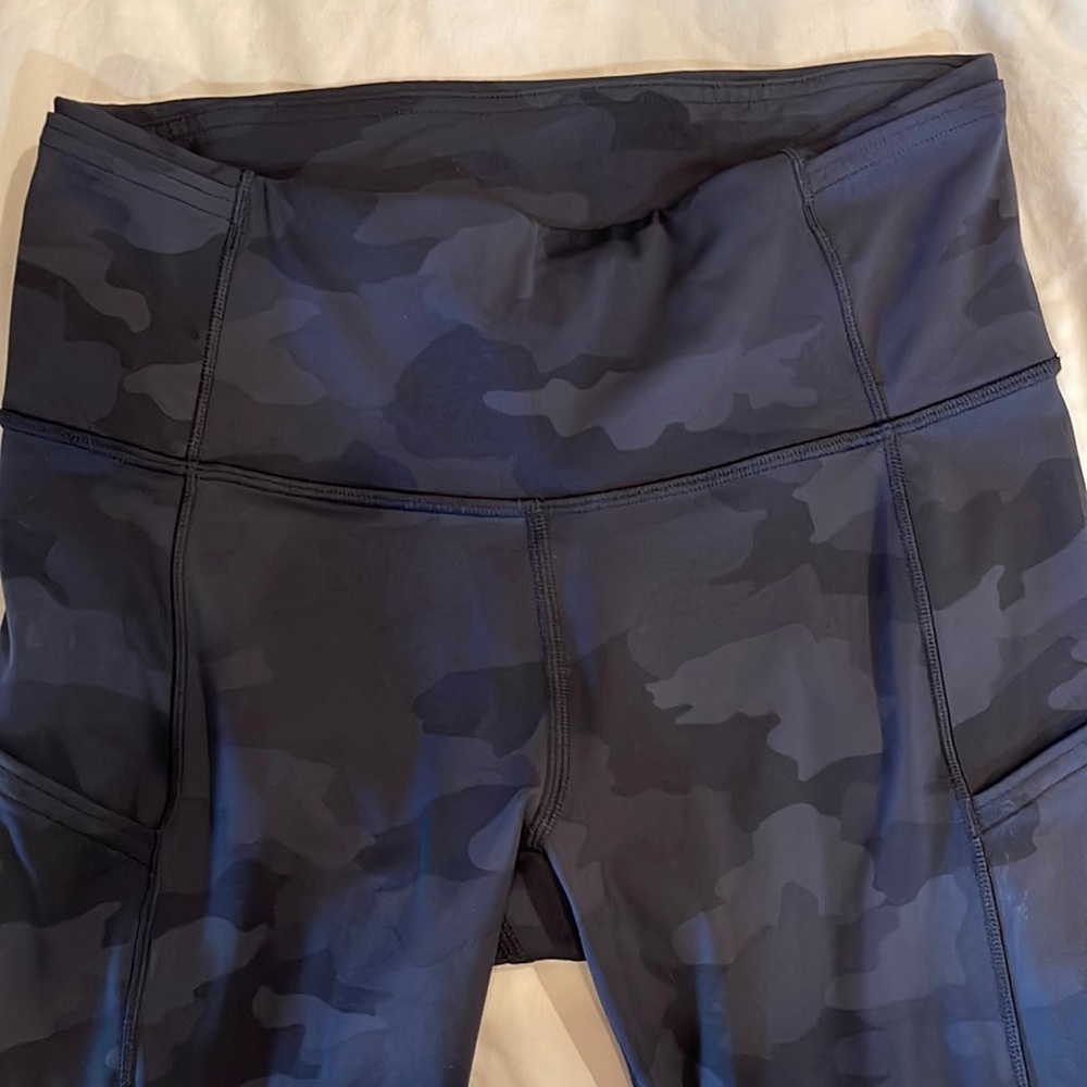 Fast and Free lululemon 23”